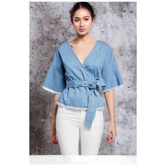Cupcakes and Cashmere Petunia Chambray Blouse NWT Frayed Edge Women's Size S - Picture 1 of 11